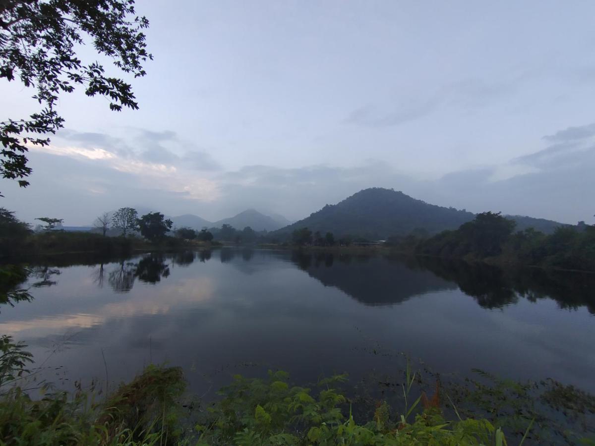 Royal Mountain Hut Hotel Ratchaburi Bagian luar foto