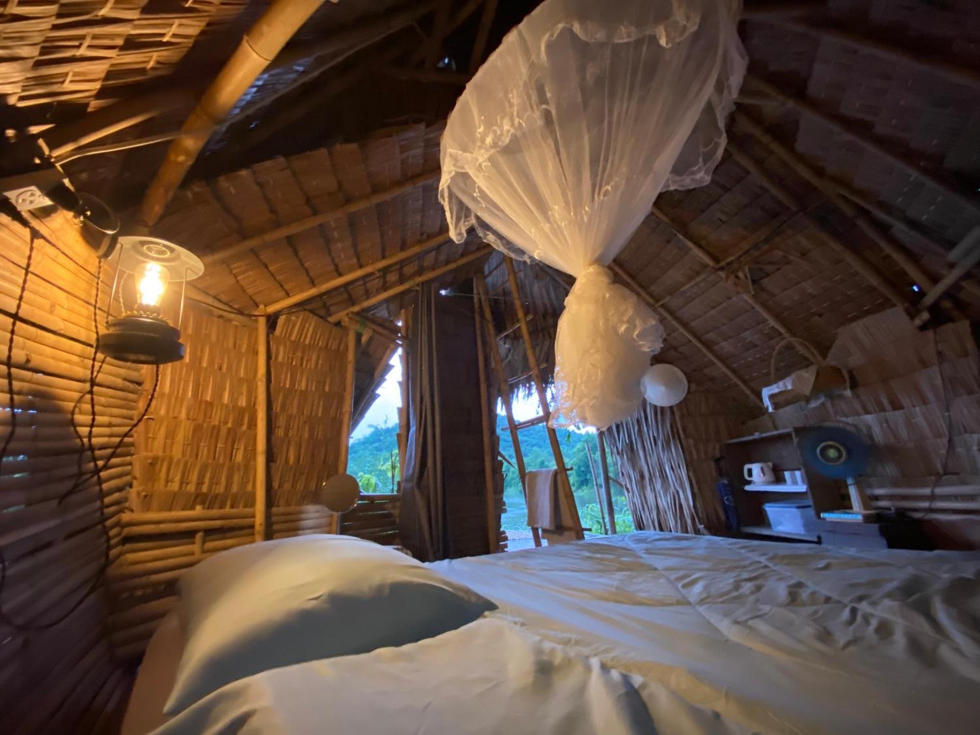 Royal Mountain Hut Hotel Ratchaburi Bagian luar foto