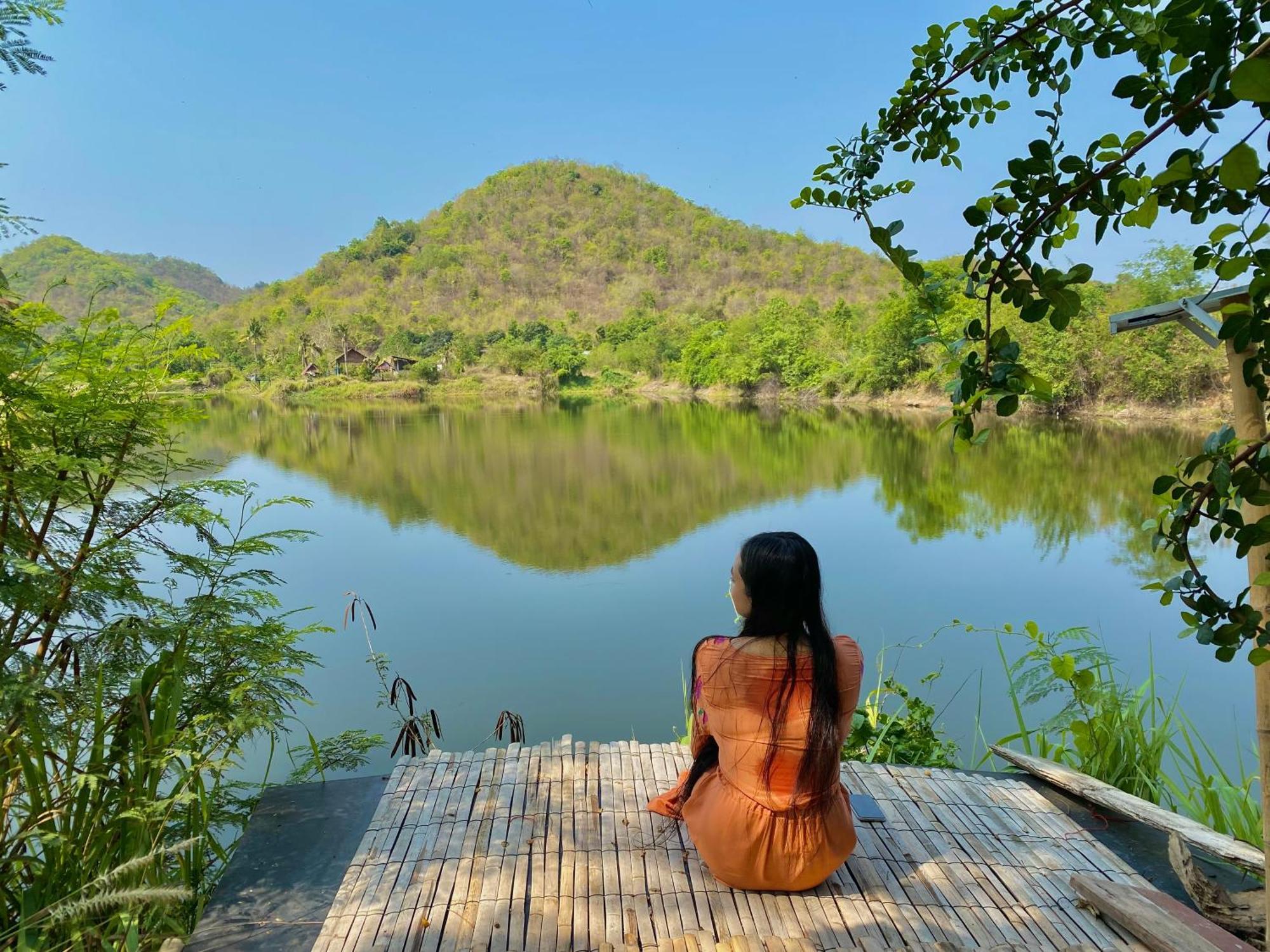 Royal Mountain Hut Hotel Ratchaburi Bagian luar foto