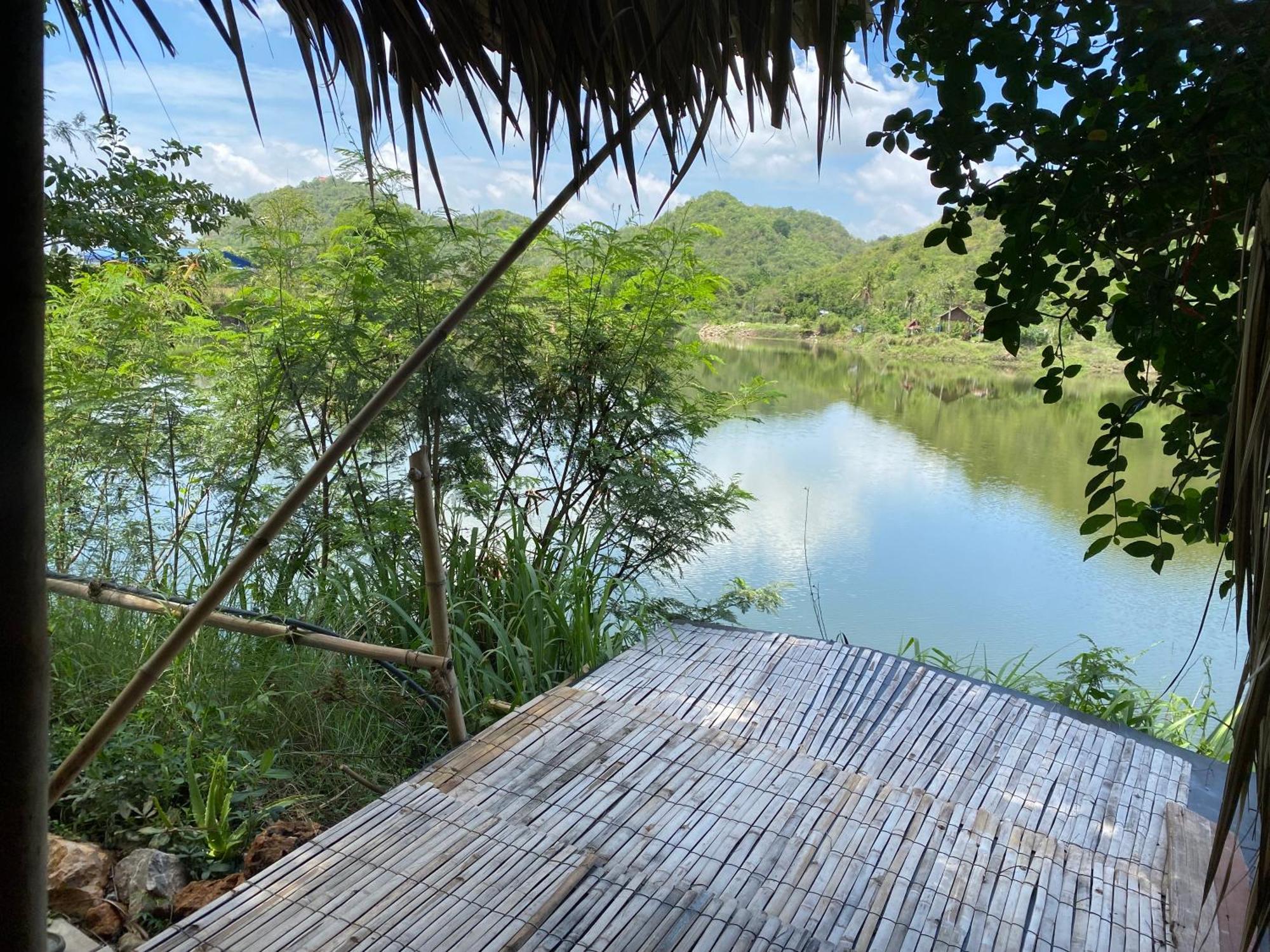 Royal Mountain Hut Hotel Ratchaburi Bagian luar foto