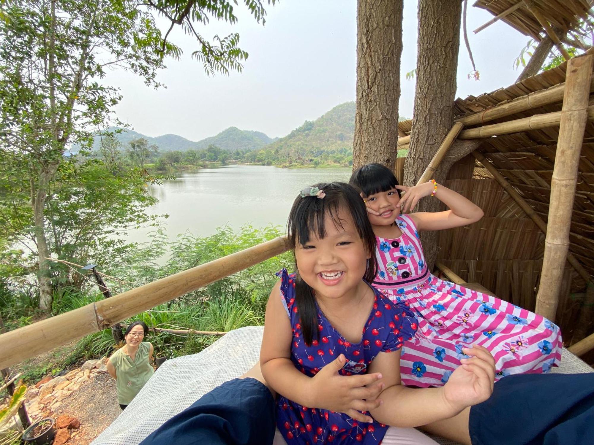 Royal Mountain Hut Hotel Ratchaburi Bagian luar foto