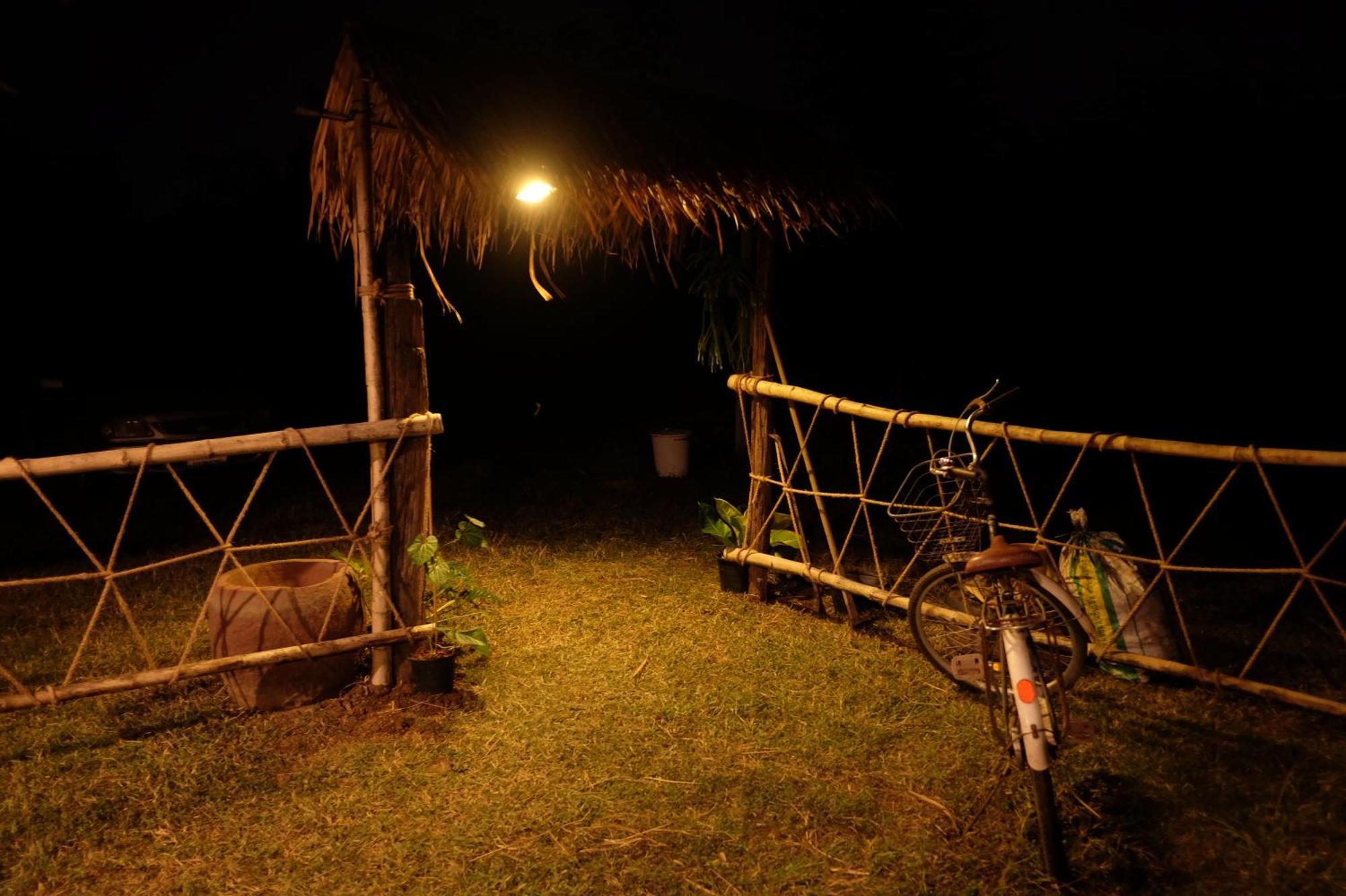 Royal Mountain Hut Hotel Ratchaburi Bagian luar foto