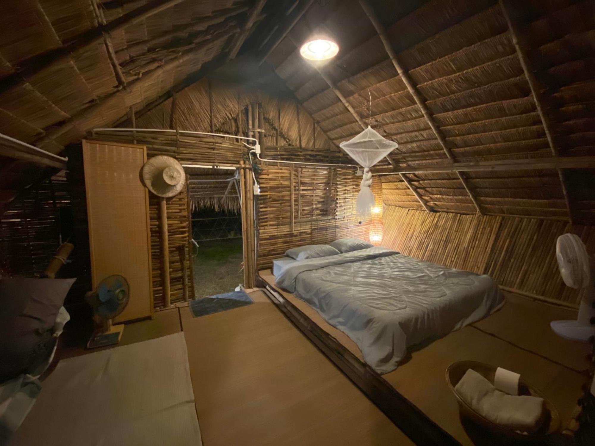 Royal Mountain Hut Hotel Ratchaburi Bagian luar foto
