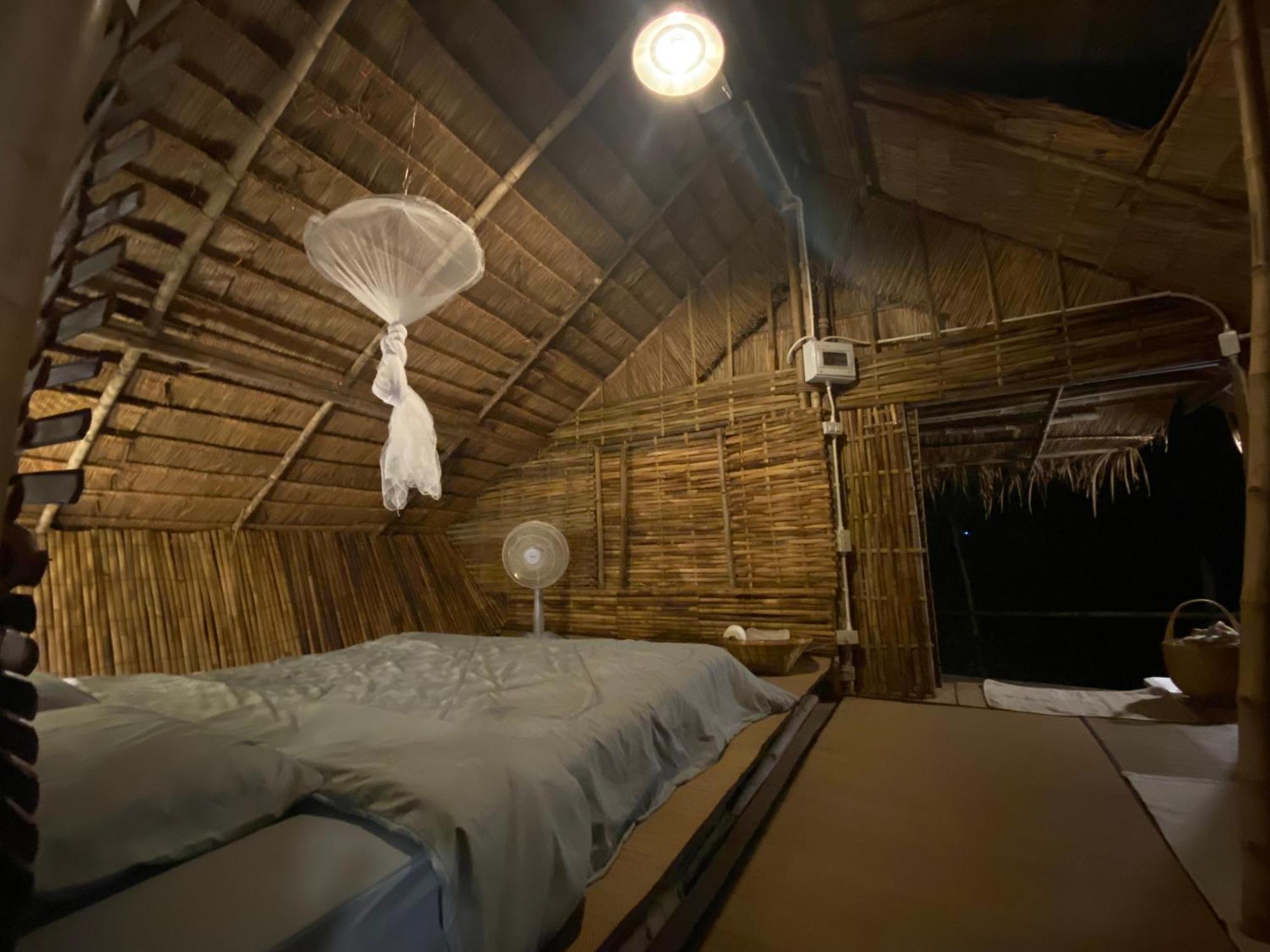 Royal Mountain Hut Hotel Ratchaburi Bagian luar foto
