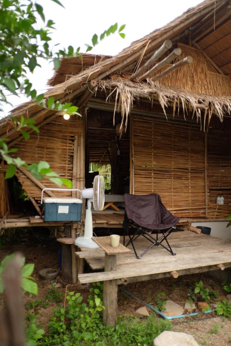 Royal Mountain Hut Hotel Ratchaburi Ruang foto