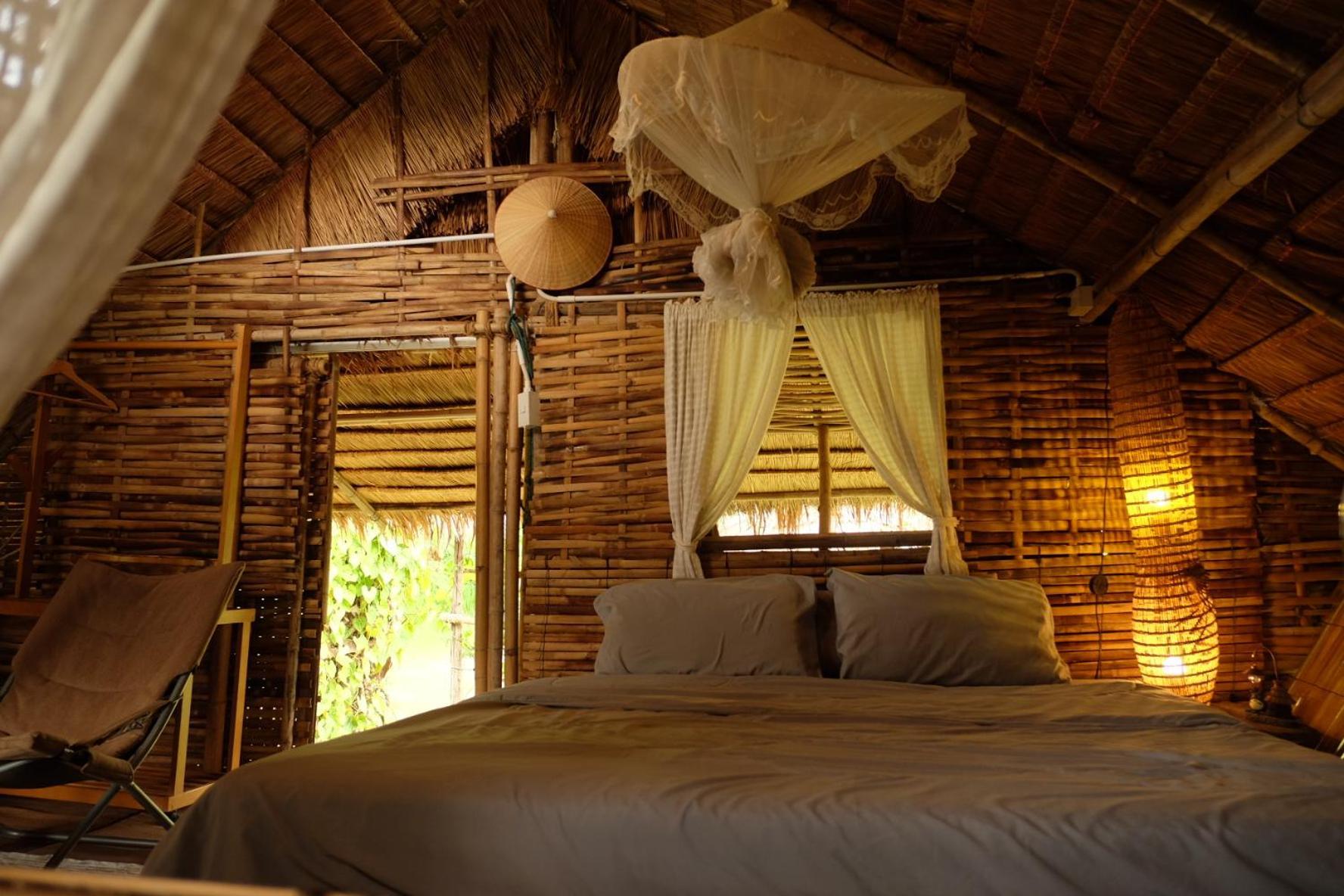 Royal Mountain Hut Hotel Ratchaburi Bagian luar foto